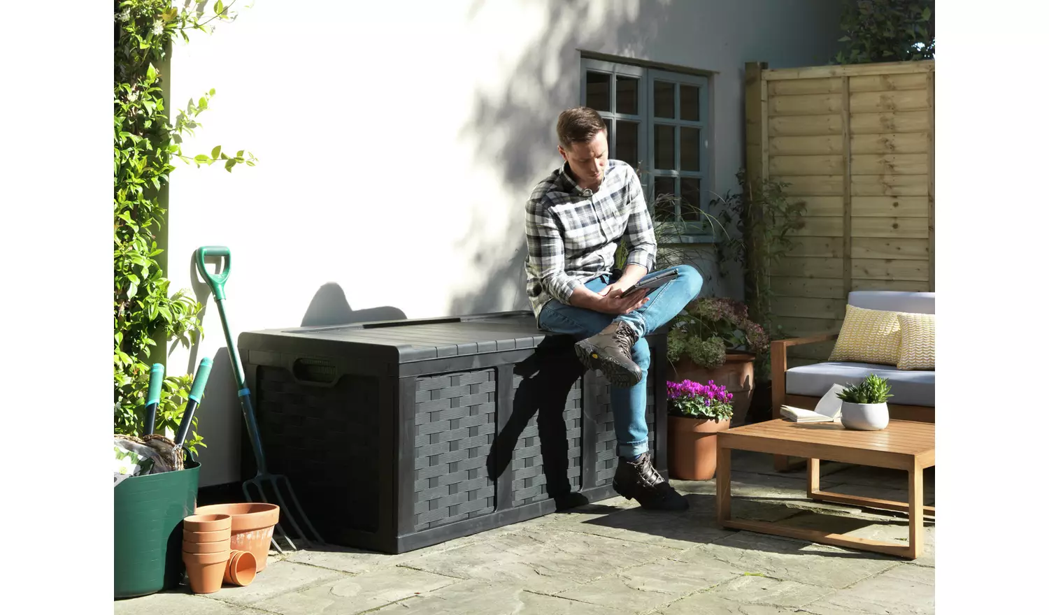 35e4d8f25fe300fc0411165108f15f43